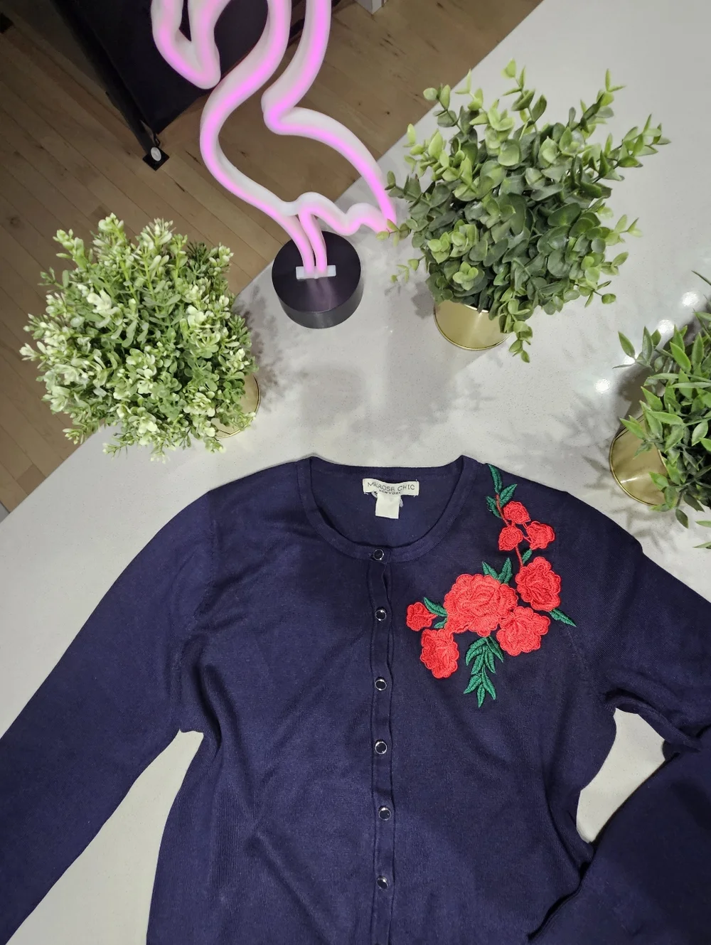 MELROSE CHIC Superbe Cardigan Bleu Foncé Avec Broderie De Roses Rouges - Picture 3 of 6